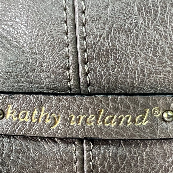 Kathy Van Zeeland Elegant Brown Shoulder Bag - Picture 2 of 9